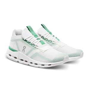 Cloudnova Void undyed white and mint